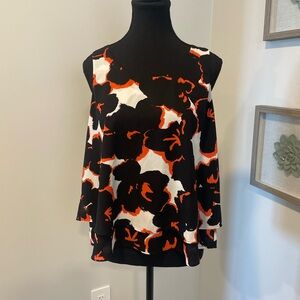 Reitmans Sleeveless Floral Blouse With Layered Hem EUC